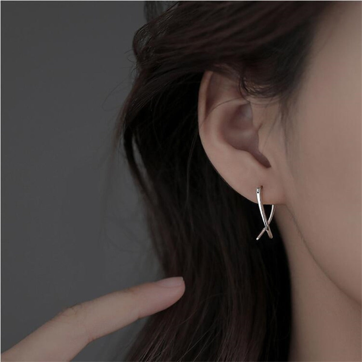 Emilie – Pendientes Líneas Cruzadas Elegantes