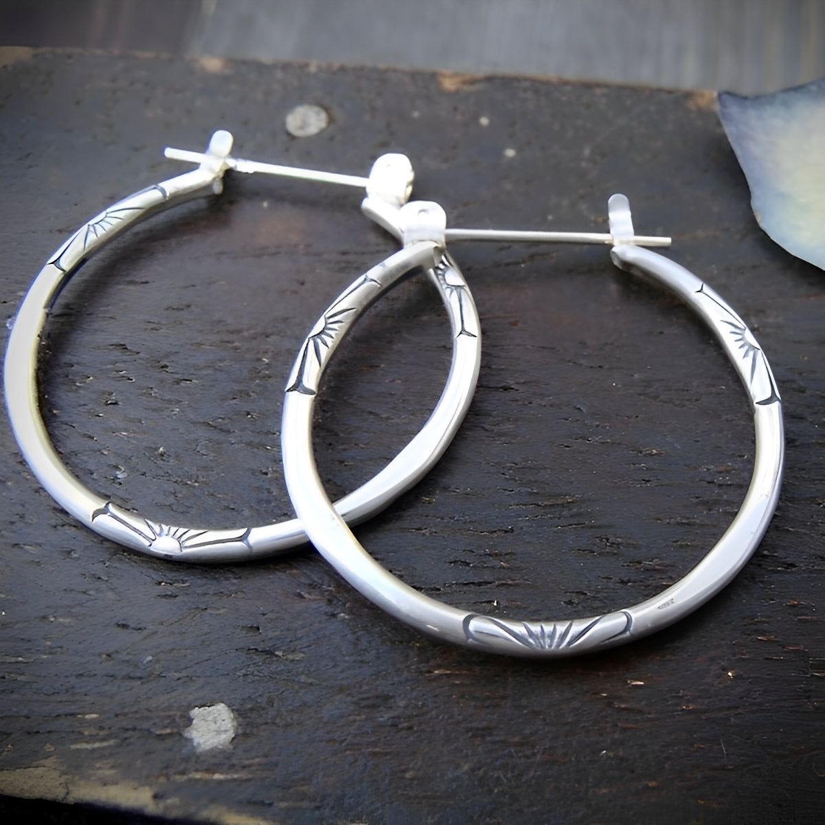 Clara – Aros Vintage en Plata Elegante