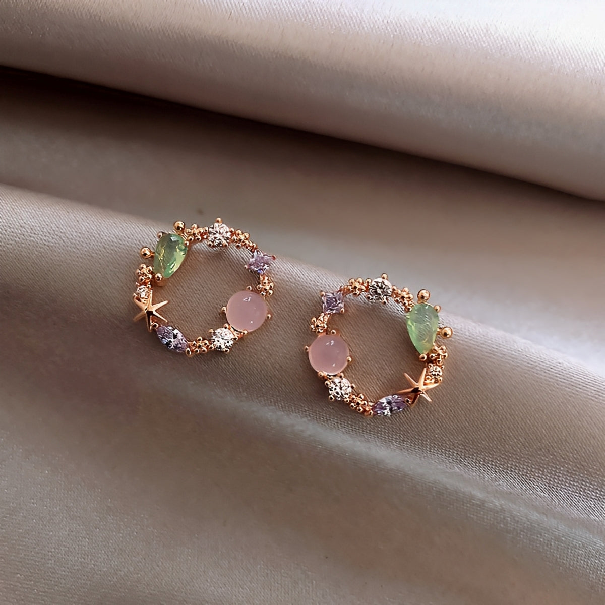Charlene – Pendientes Florales de Cristal en Oro Rosado