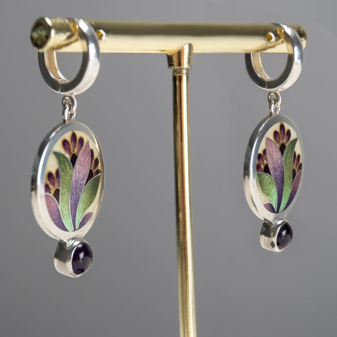 Lorna – Pendientes Boho con Cristales Morados en Plata de Ley