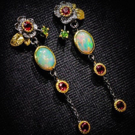 Zyra – Pendientes Boho con Ópalo y Circonita Roja