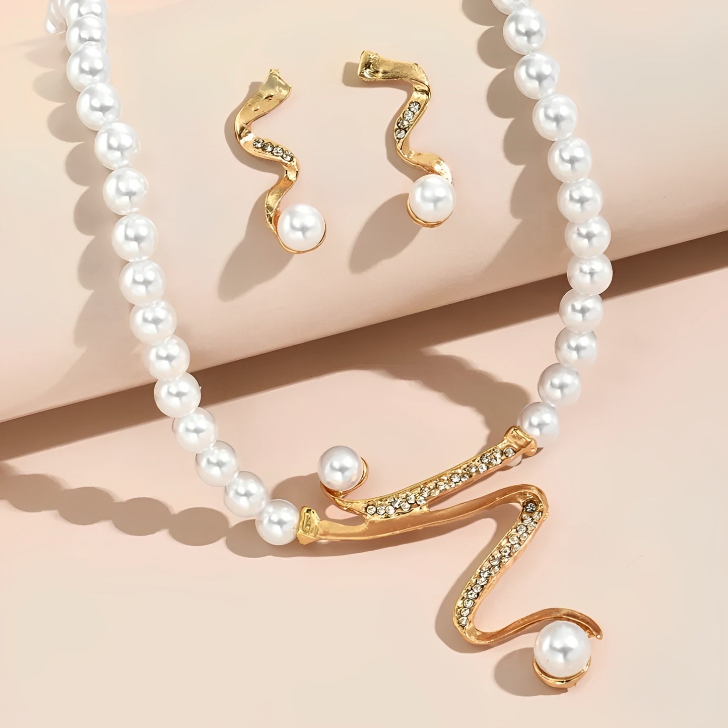 Naomi – Set de Collar y Pendientes con Perlas Naturales