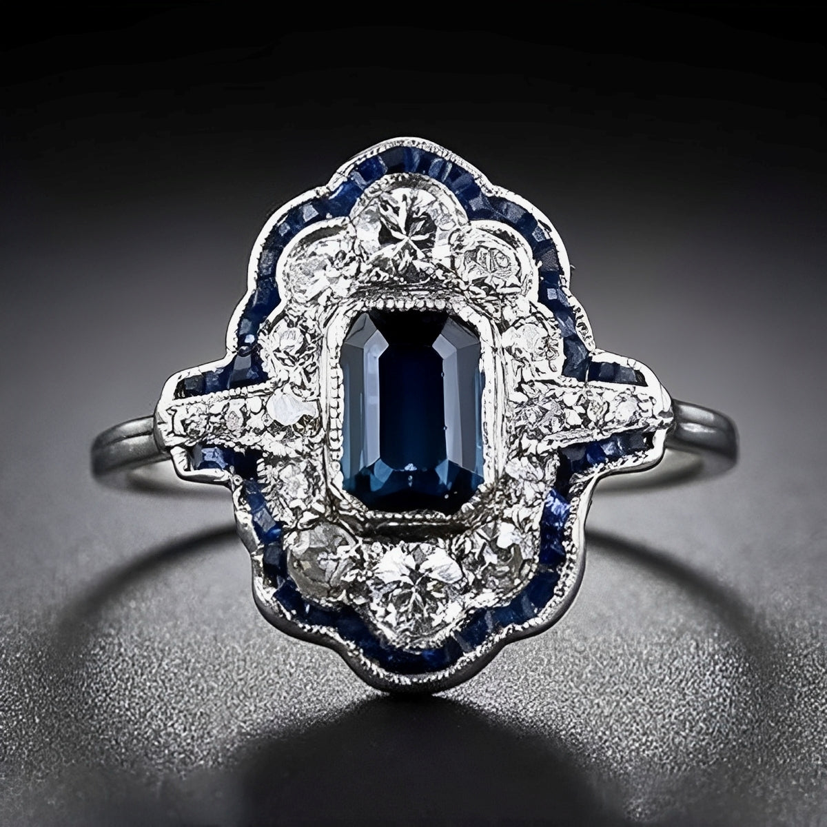 Inaya – Anillo Vintage de Plata con Cristal Azul