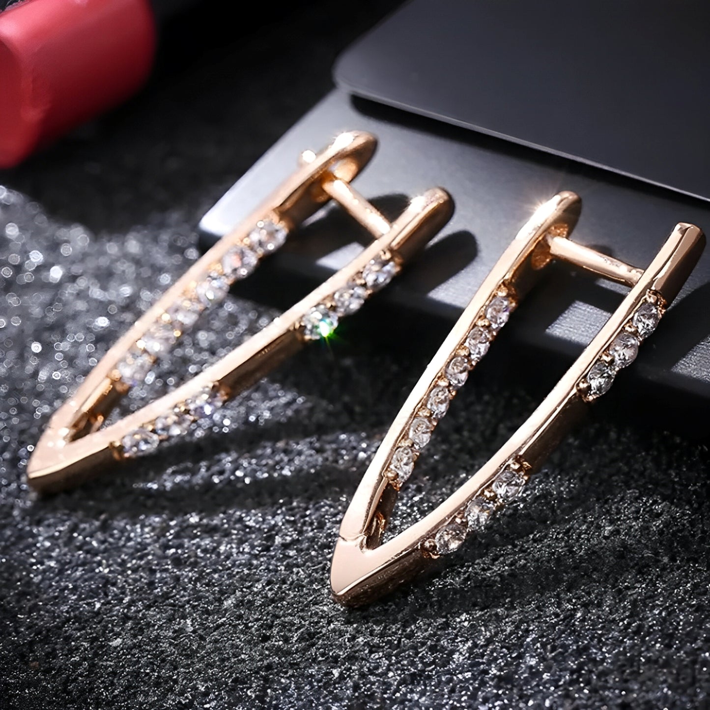 Leani – Pendientes Elegantes de Circonita en Dorado
