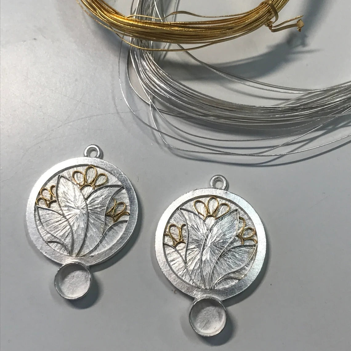 Lorna – Pendientes Boho con Cristales Morados en Plata de Ley