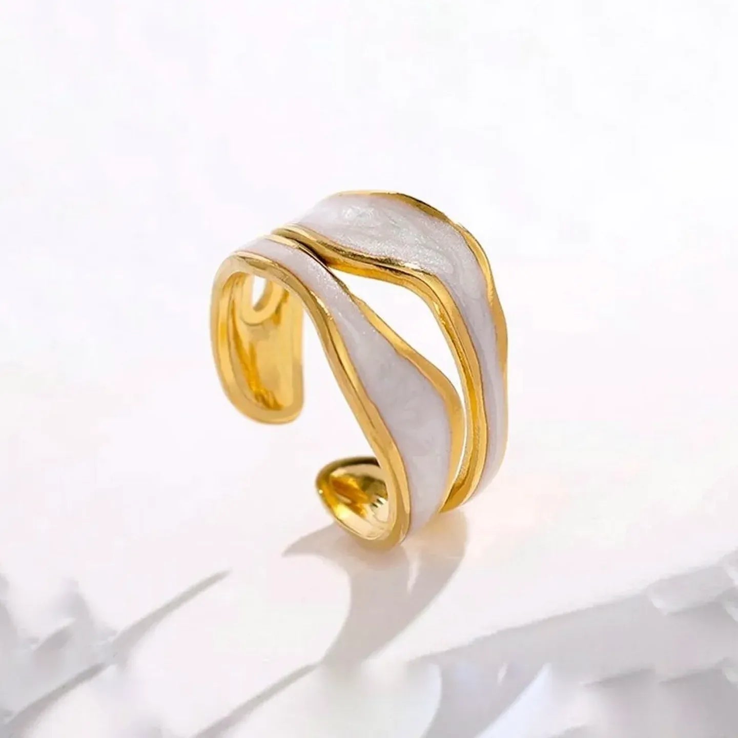 Elina – Anillo Vintage en Oro Blanco Elegante