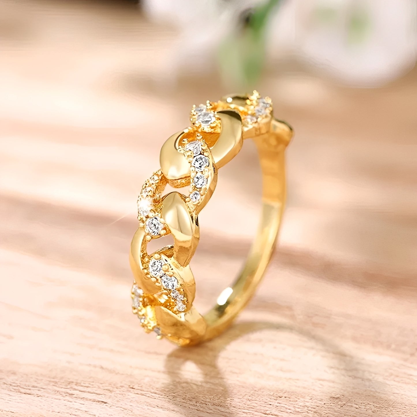 Elena – Anillo de Compromiso Elegante en Oro