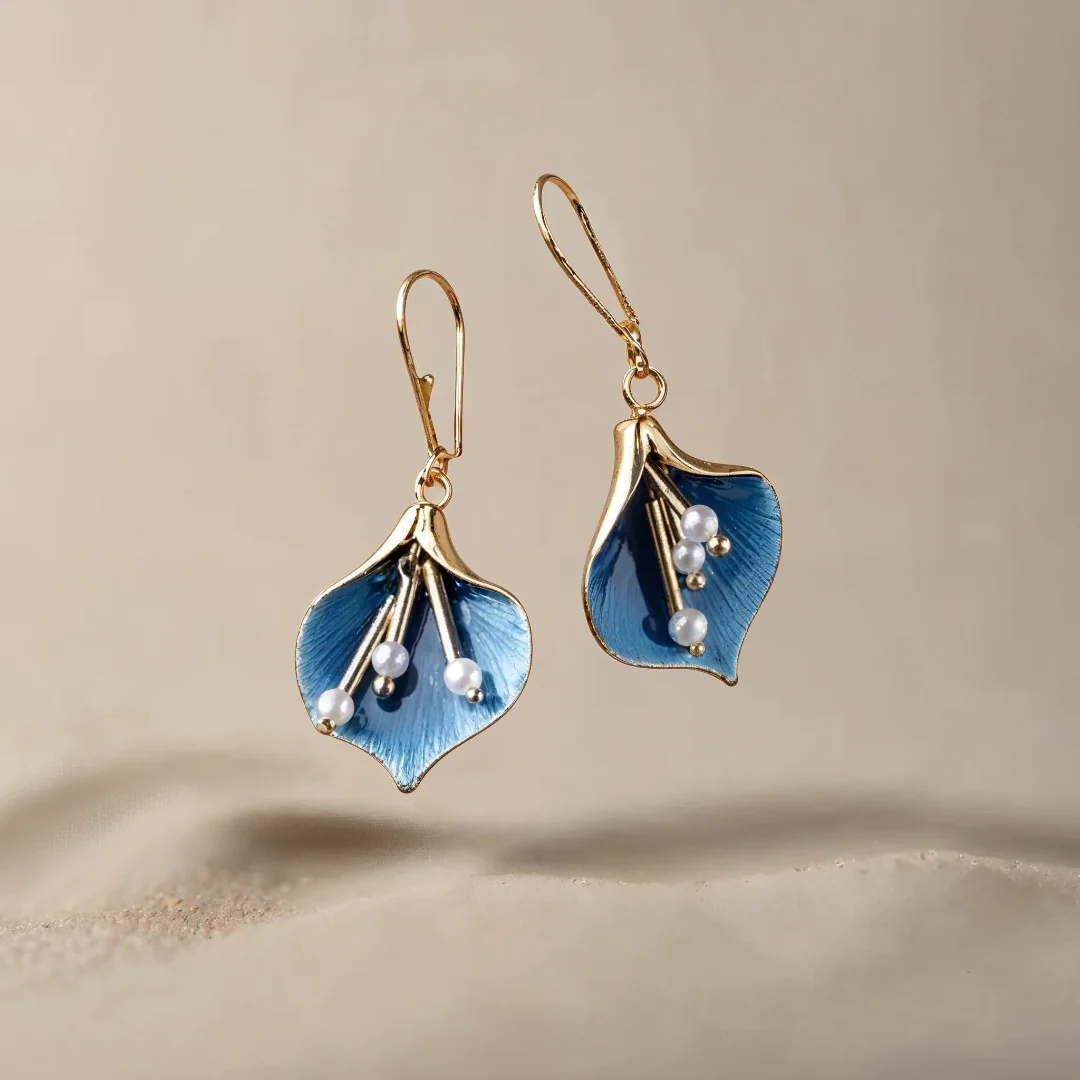 Yara – Pendientes Lotus Azul en Plata Vintage