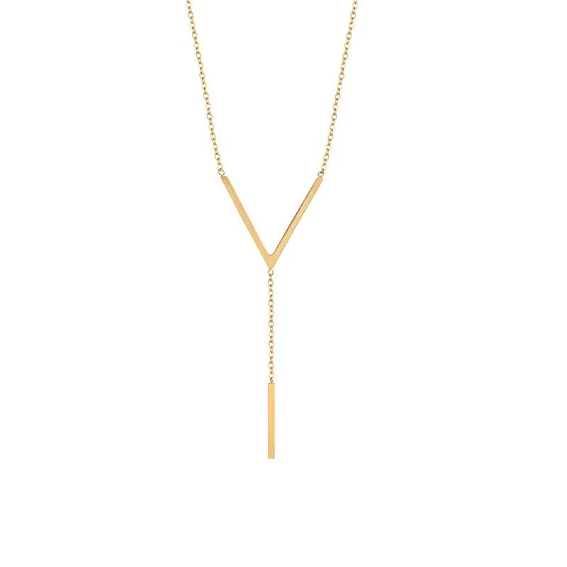 Vera – Collar Cadena con Colgante Geométrico