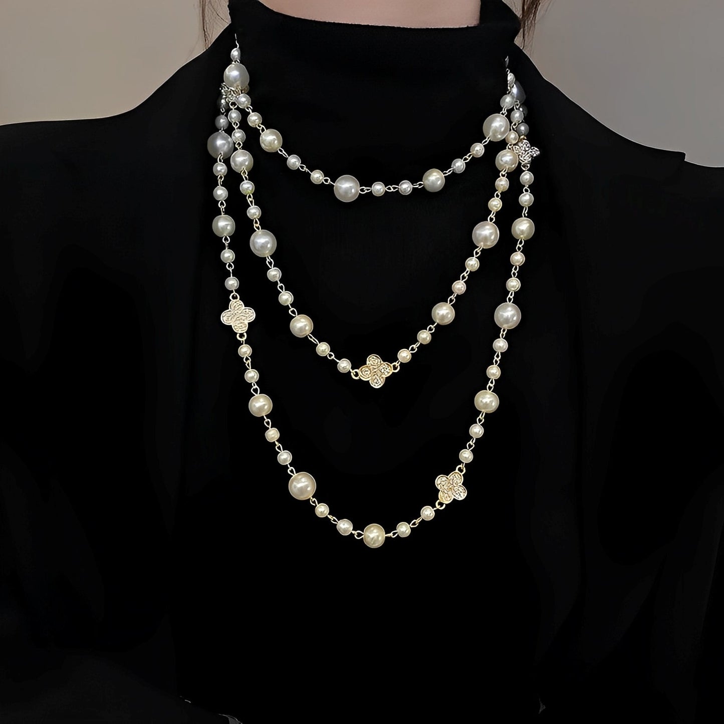 Lany – Collar Elegante con Perla en Cadena Dorada