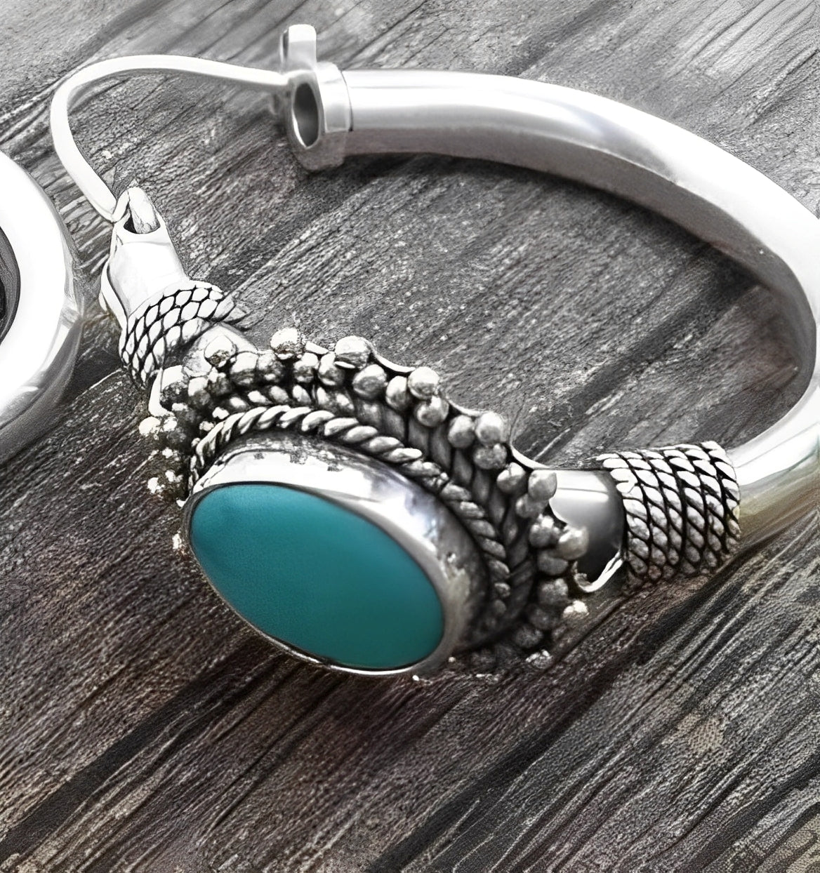 Hiraya – Pendientes Vintage con Piedra Turquesa