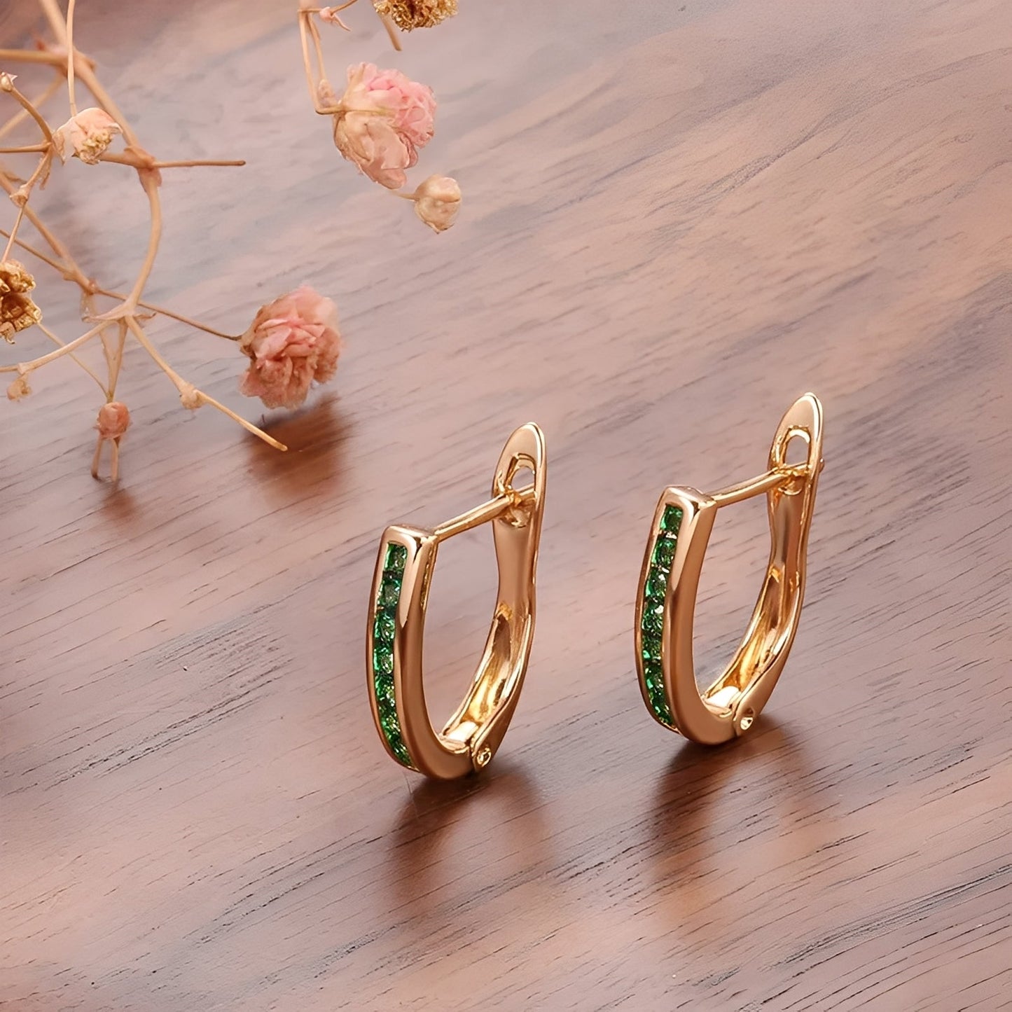 Bella – Pendientes Esmeraldas y Diamantes en Oro