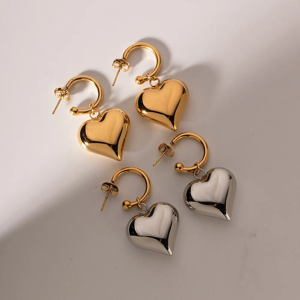 Liza – Pendientes Colgantes Corazones Dorados