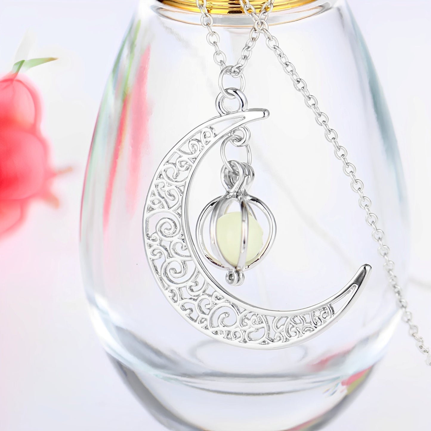 Bianca – Collar Luna Luminosa que Brilla en la Oscuridad