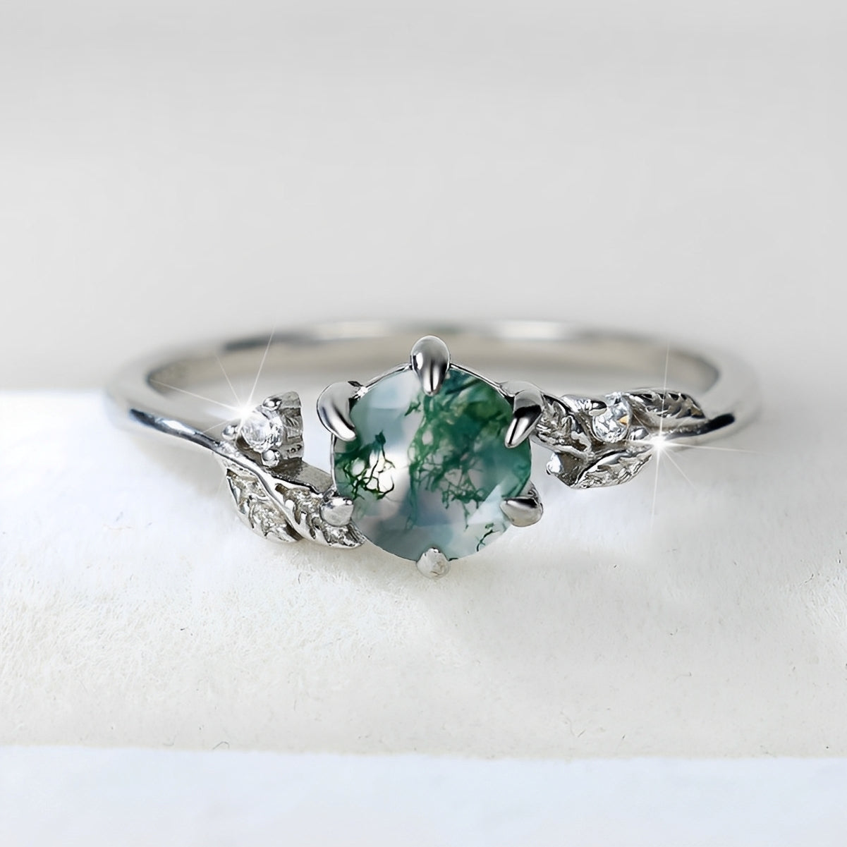Dannah – Anillo Vintage con Piedra Verde Plateada