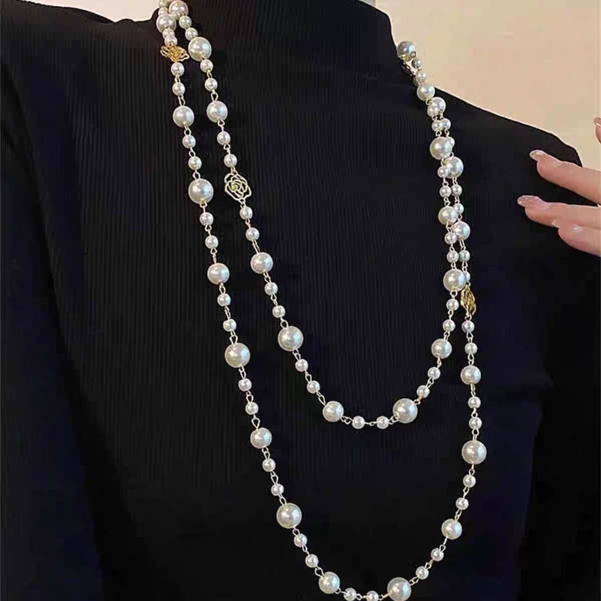 Collen – Collar Elegante en Oro con Perla