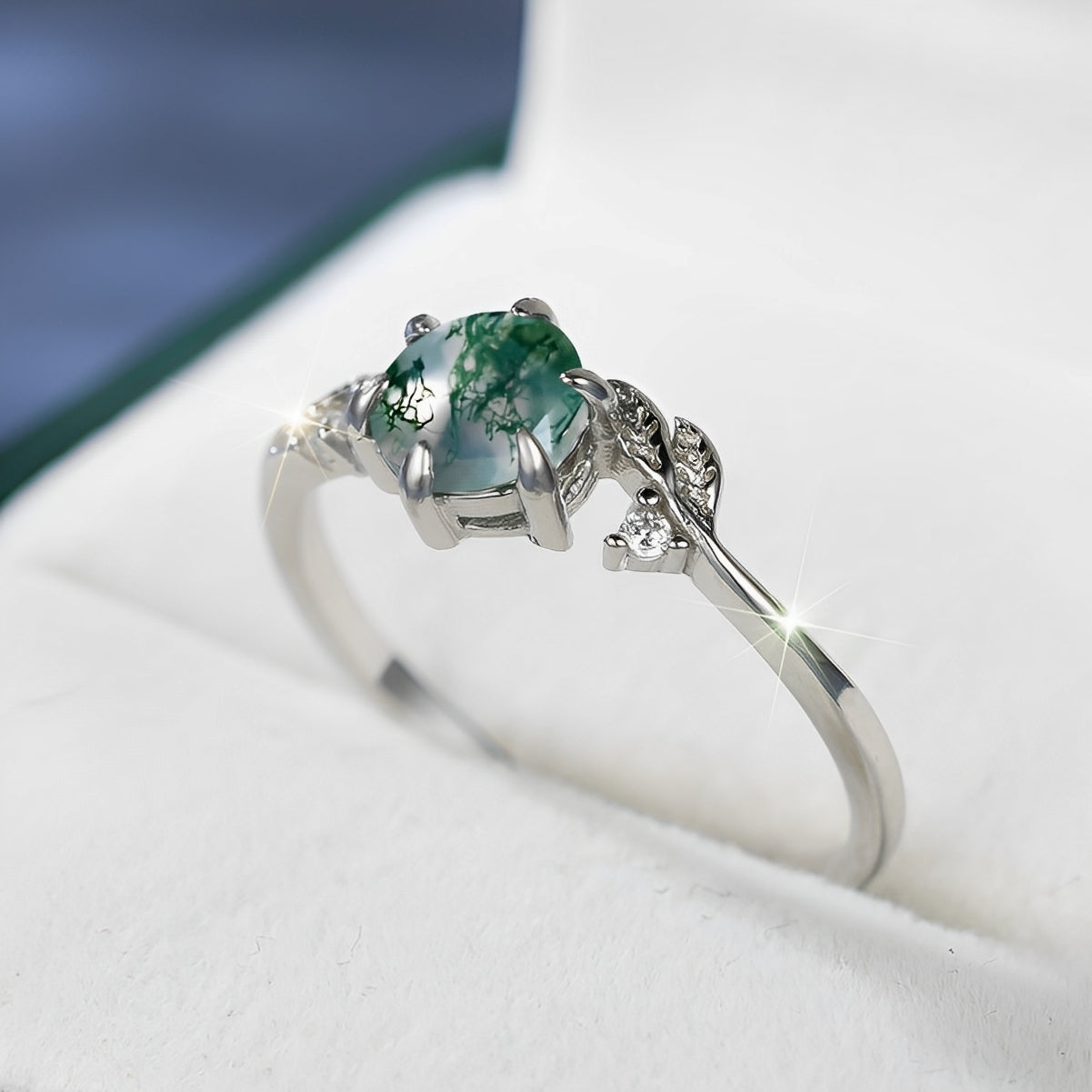 Dannah – Anillo Vintage con Piedra Verde Plateada