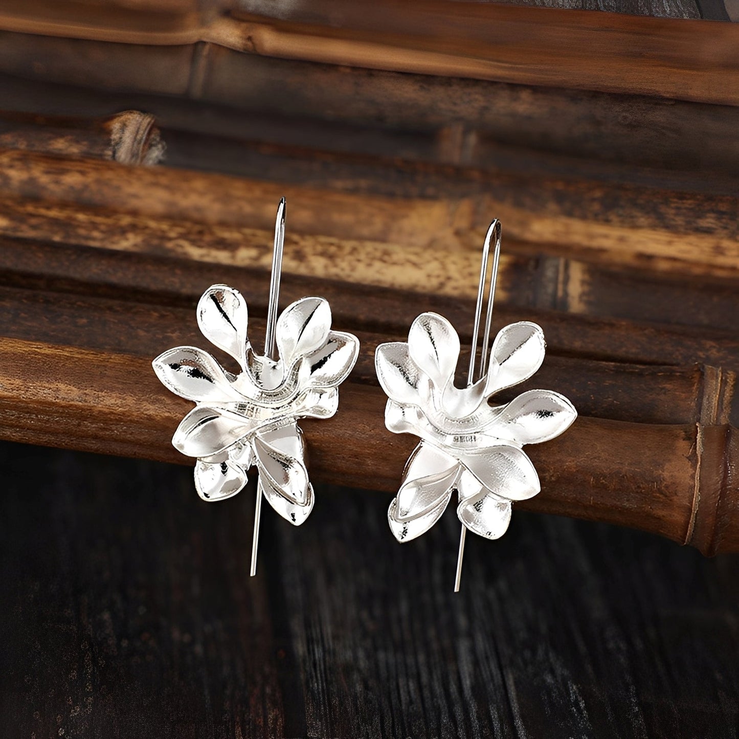 Chary – Pendientes Florales Vintage en Plata