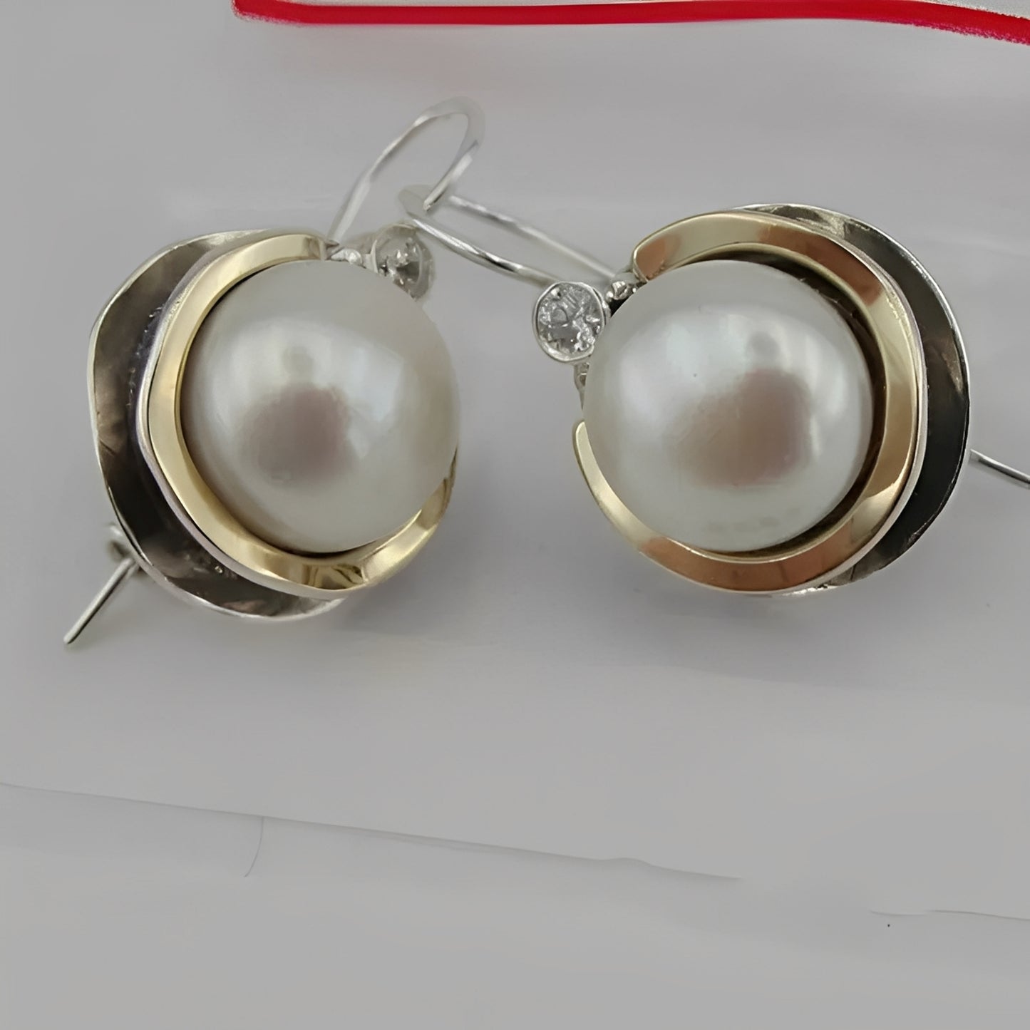 Helena – Pendientes Vintage con Perlas Redondeadas