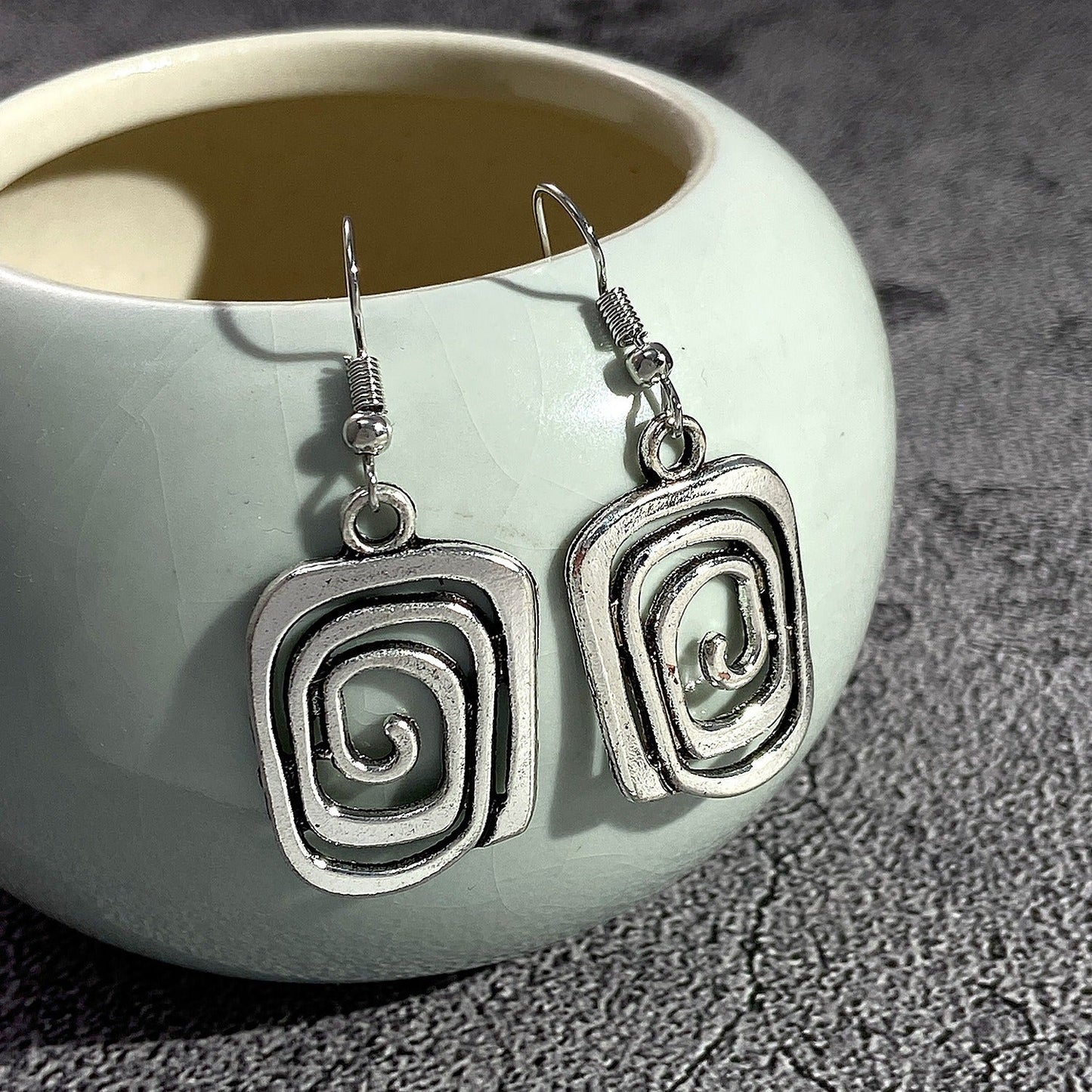 Eva – Aretes Espirales Retro en Plata