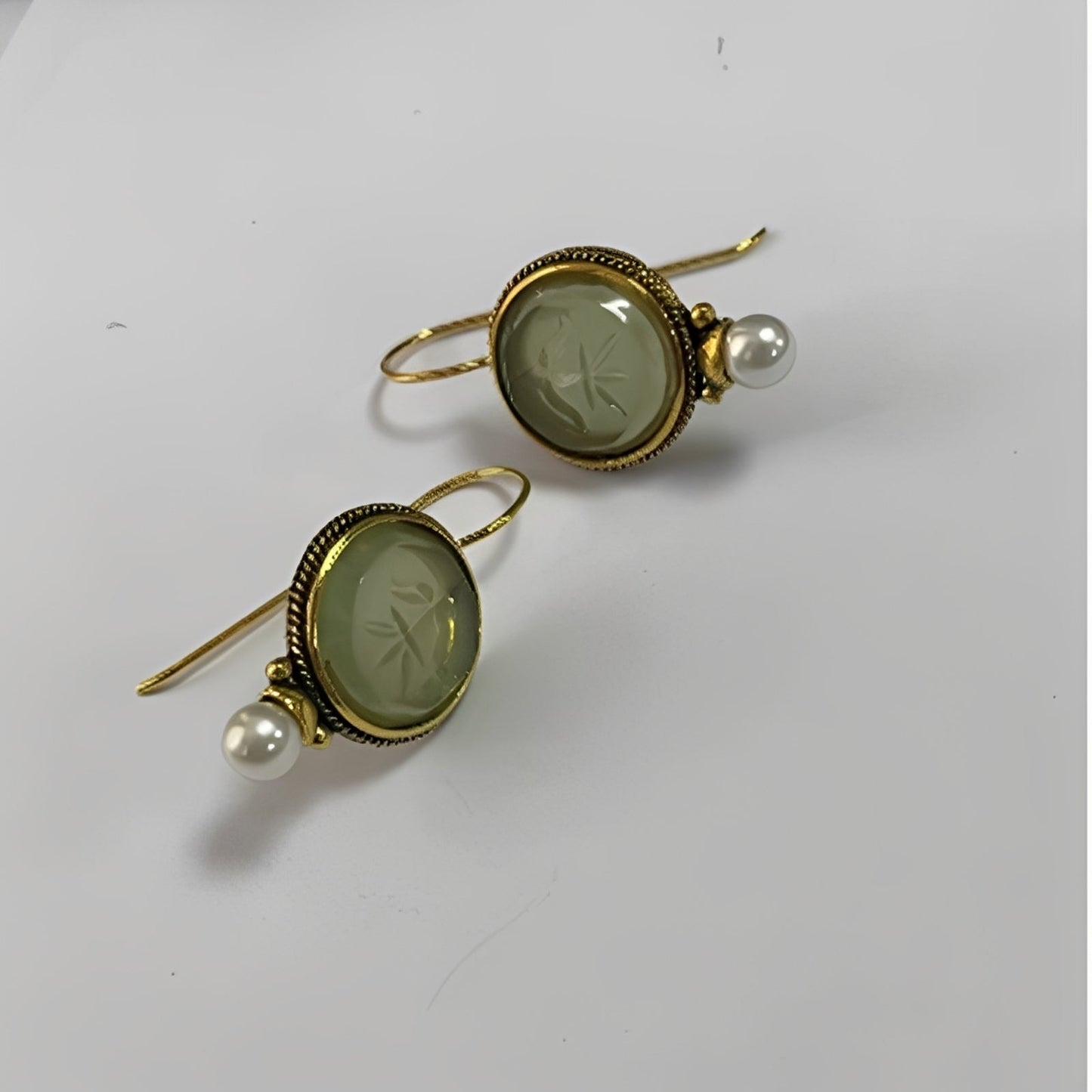 Lena – Pendientes Antiguos Piedra Verde y Perla