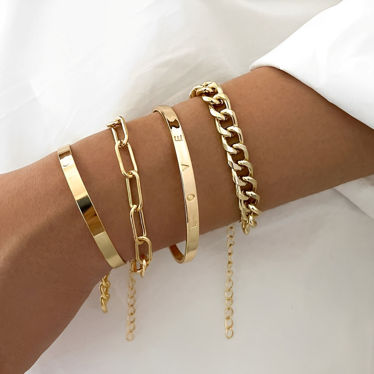 Elari – Set de 4 Pulseras Elegantes para Muñeca