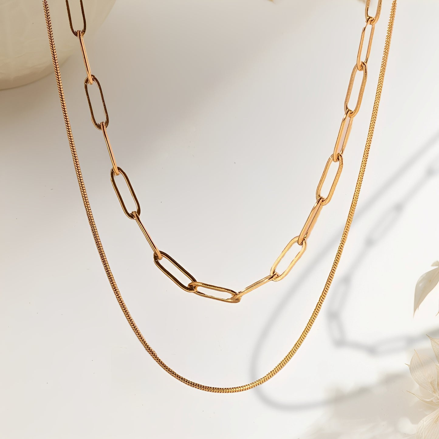 Emiko – Collar Doble Cadena Tipo Clip Elegante