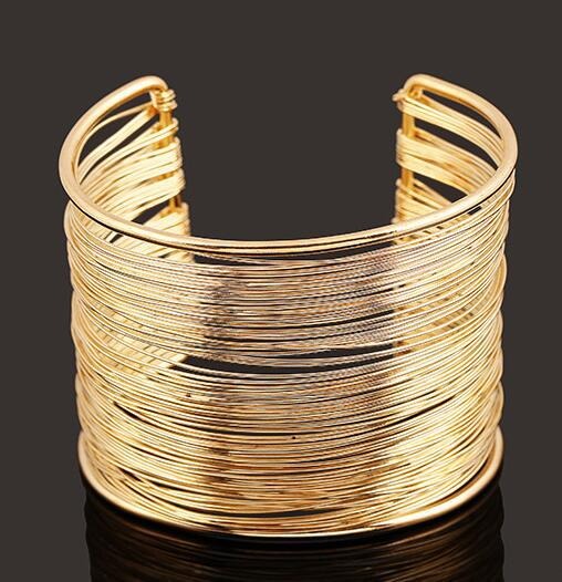Mira – Pulsera Dorada Antigua Elegante