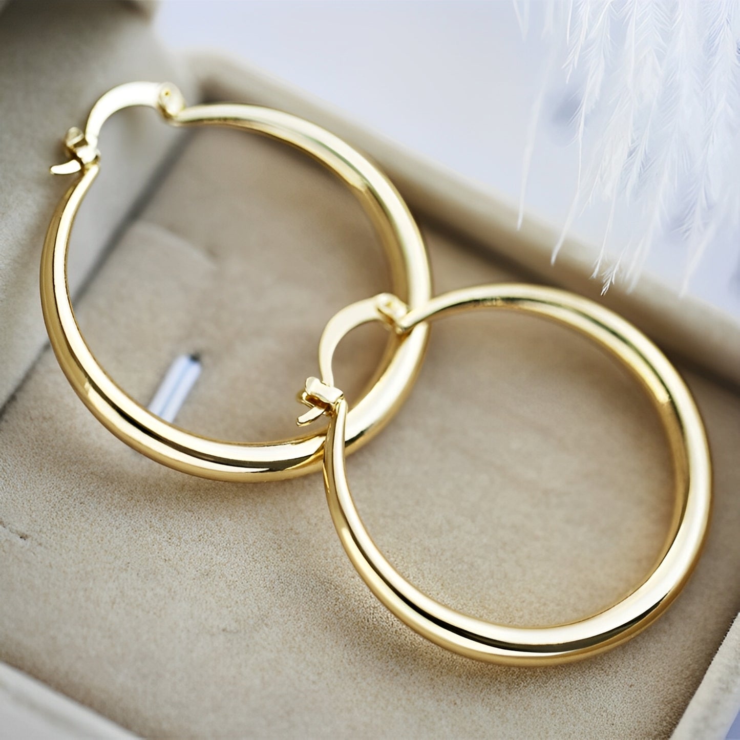 Delia – Aros Dorados de Estilo Vintage