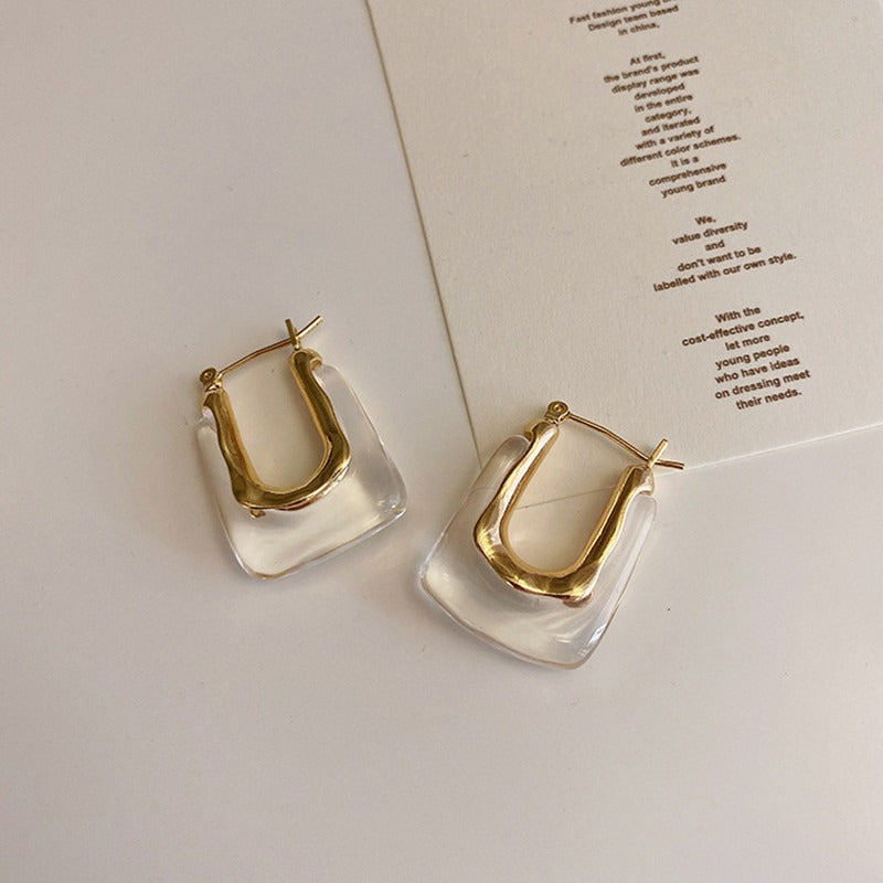 Nami – Pendientes Dorados con Piedra