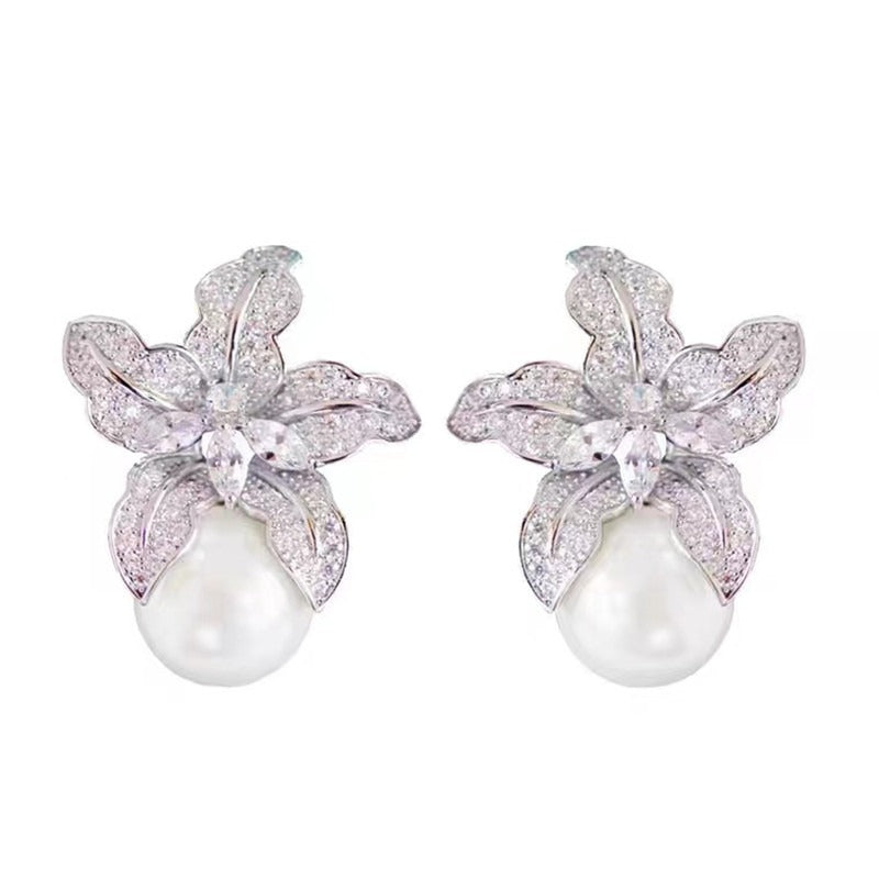 Isaline – Pendientes Elegantes Flor y Perla