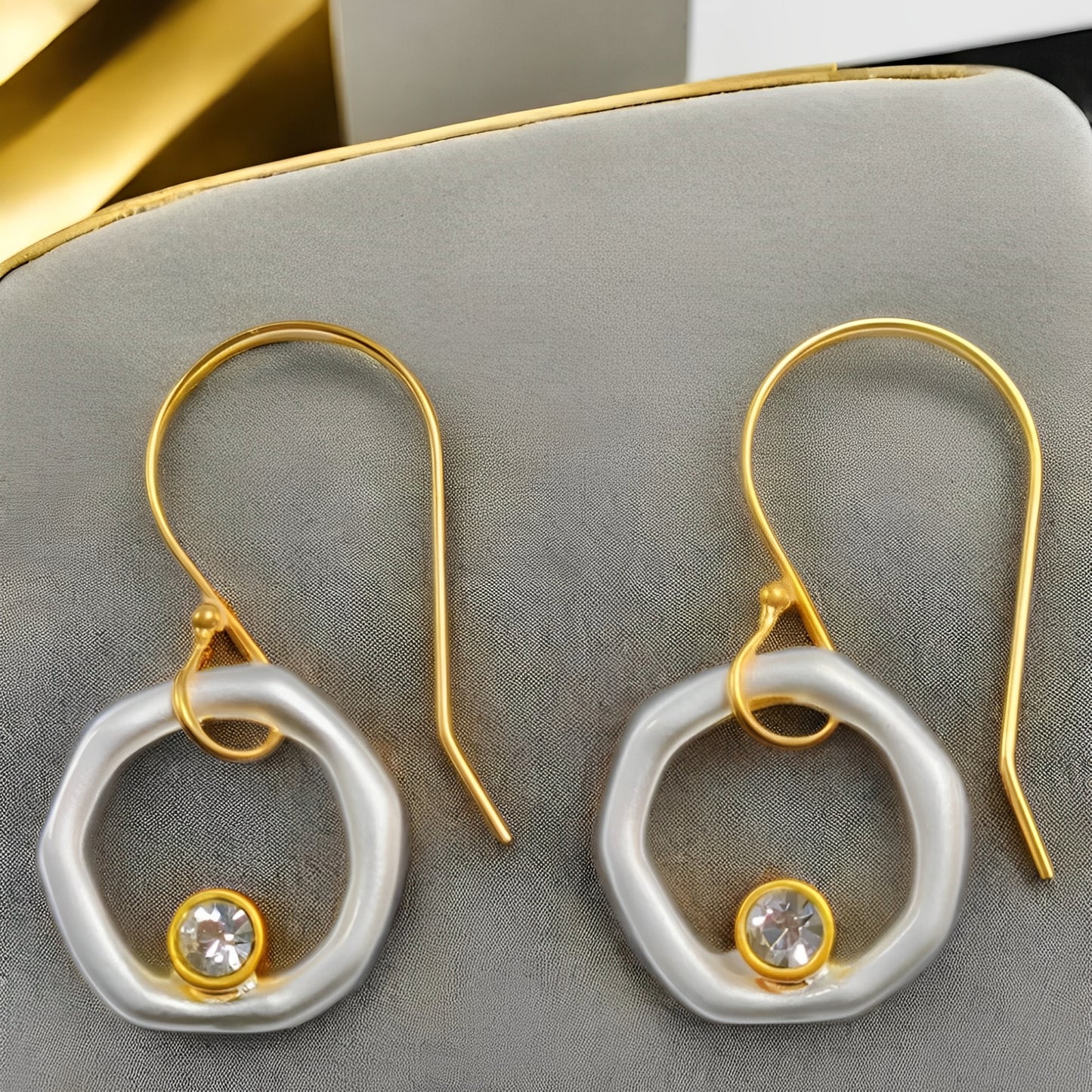 Vanya – Pendientes Vintage en Oro y Plata con Circonia