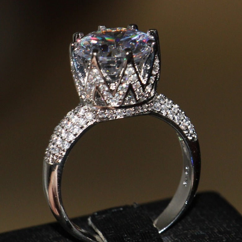 Herna – Anillo Elegante en Topacio Blanco 8ct