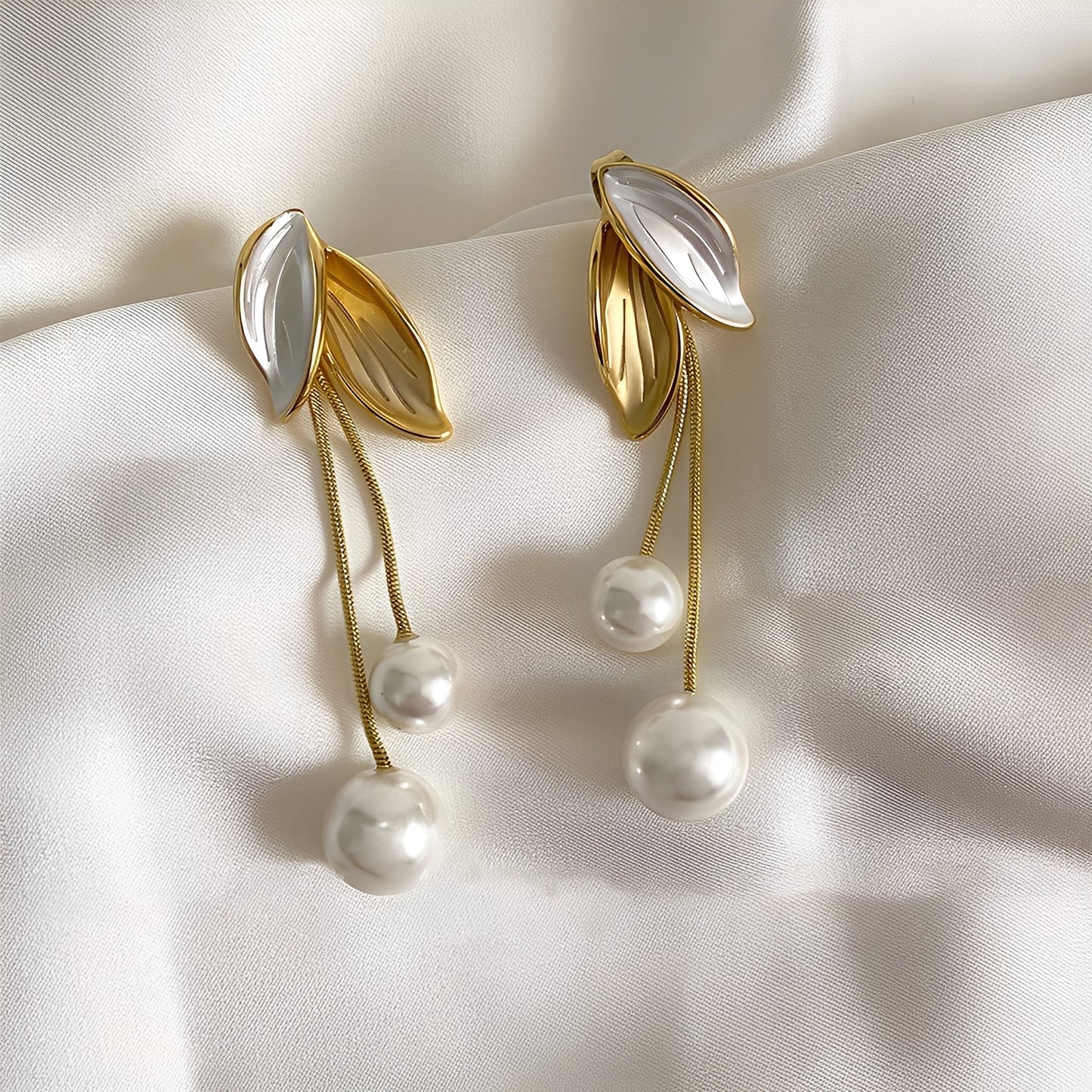 Paloma – Pendientes Hoja & Dos Perlas
