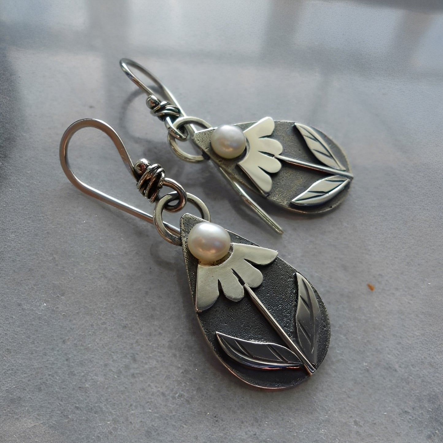 Alina – Pendientes Florales en Forma de Lágrima