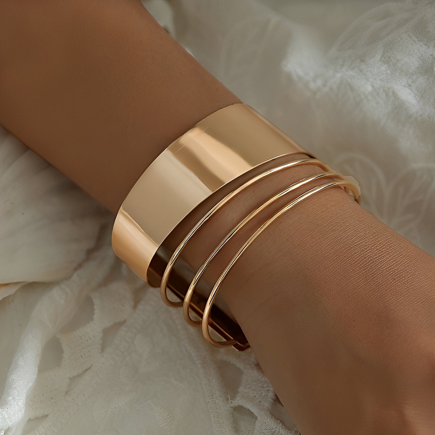 Camille – Pulsera Clásica Vintage en Oro