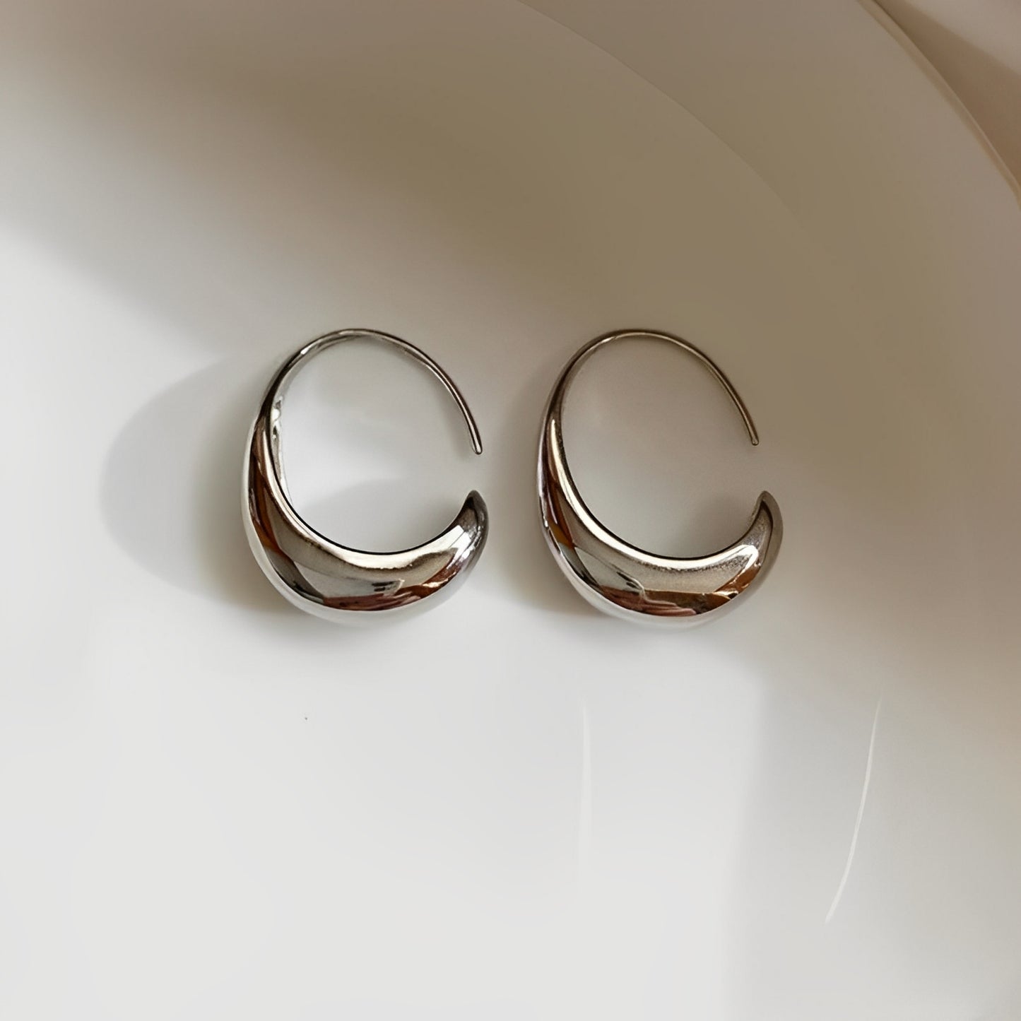 Almera – Pendientes Dorados de Lujo