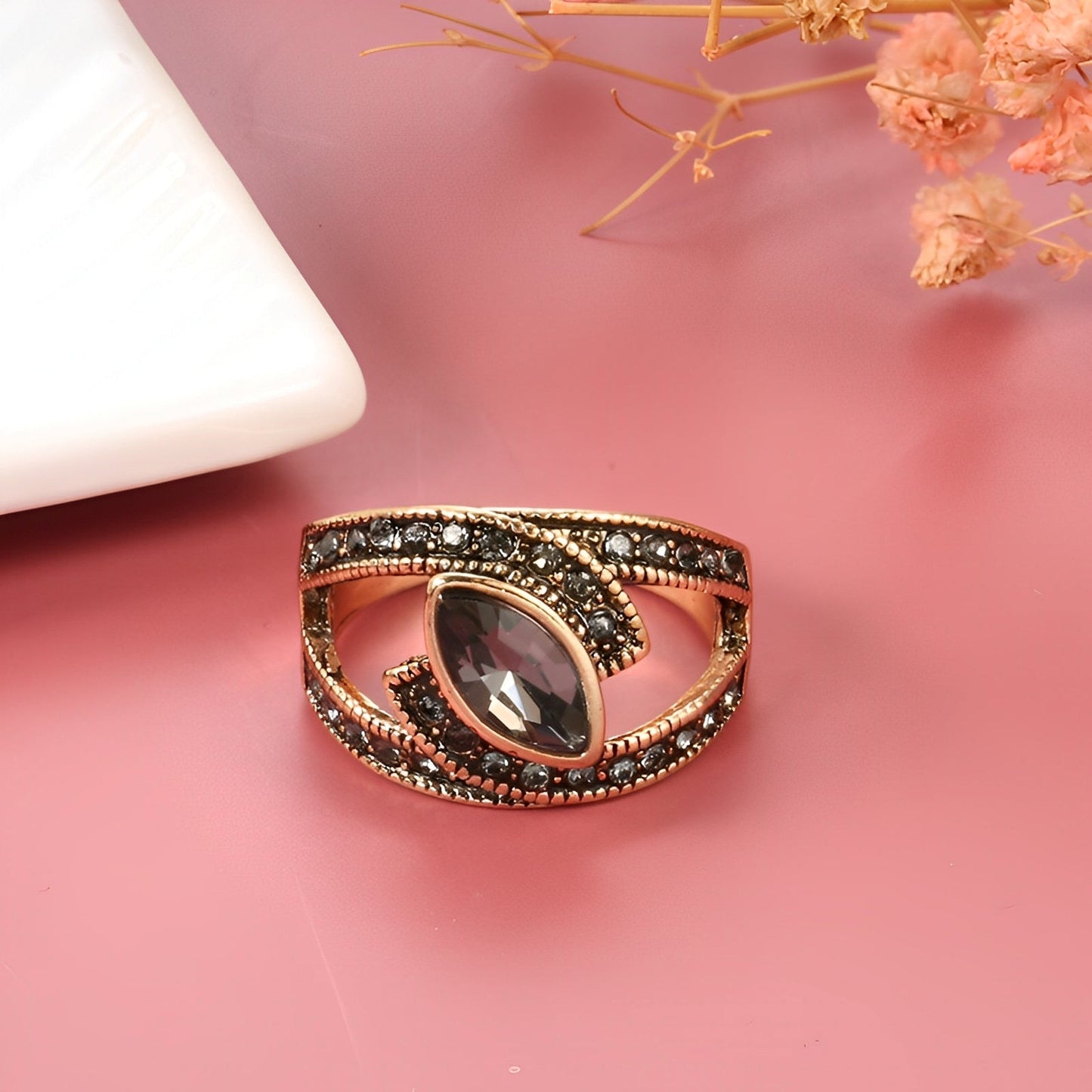Sheena – Anillo Elegante con Cristal Negro
