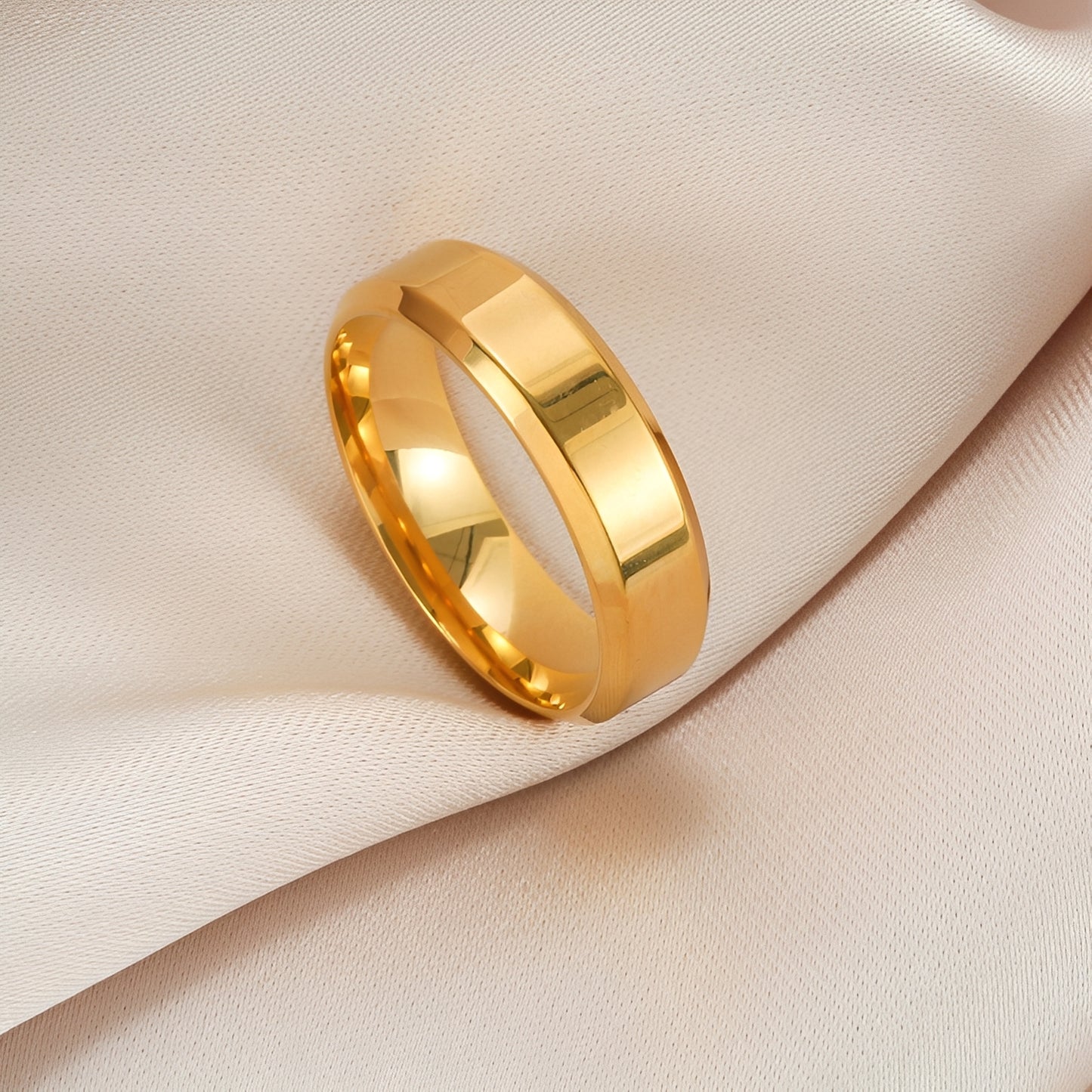 Vanjie – Anillo Elegante de Acero