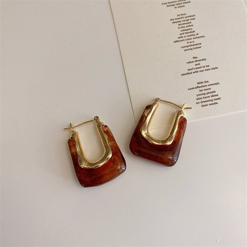 Nami – Pendientes Dorados con Piedra