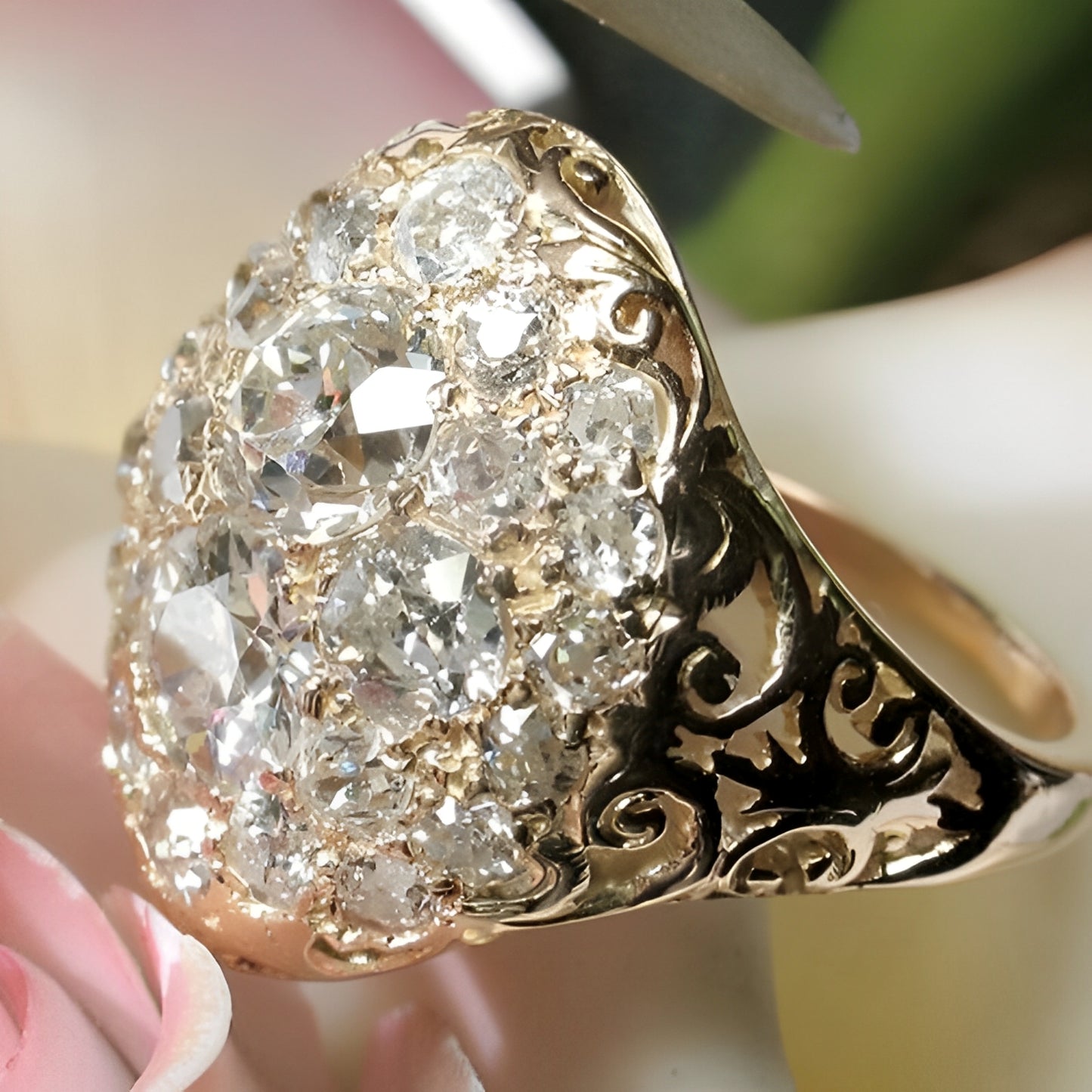 Nessa – Anillo Vintage Redondeado en Dorado Brillante