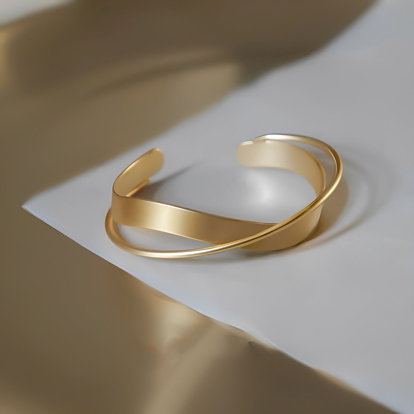 Lina – Pulsera Clásica en Color Dorado