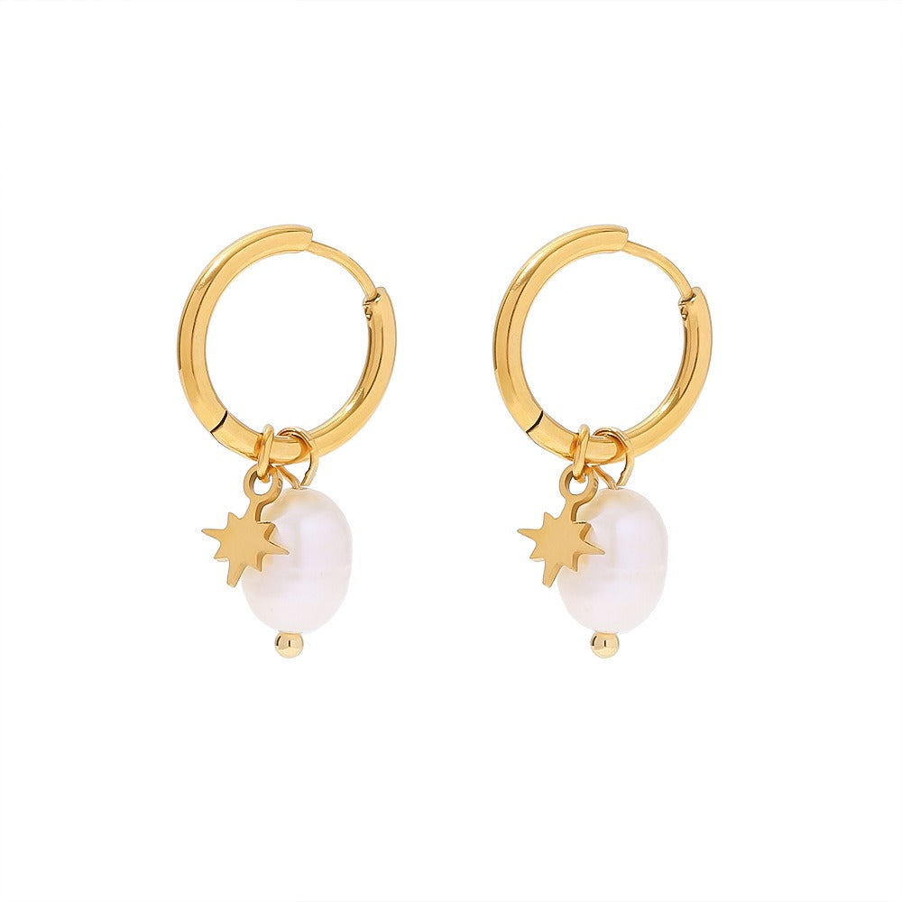Silke – Pendientes Estrella y Perla de Agua Dulce Dorados