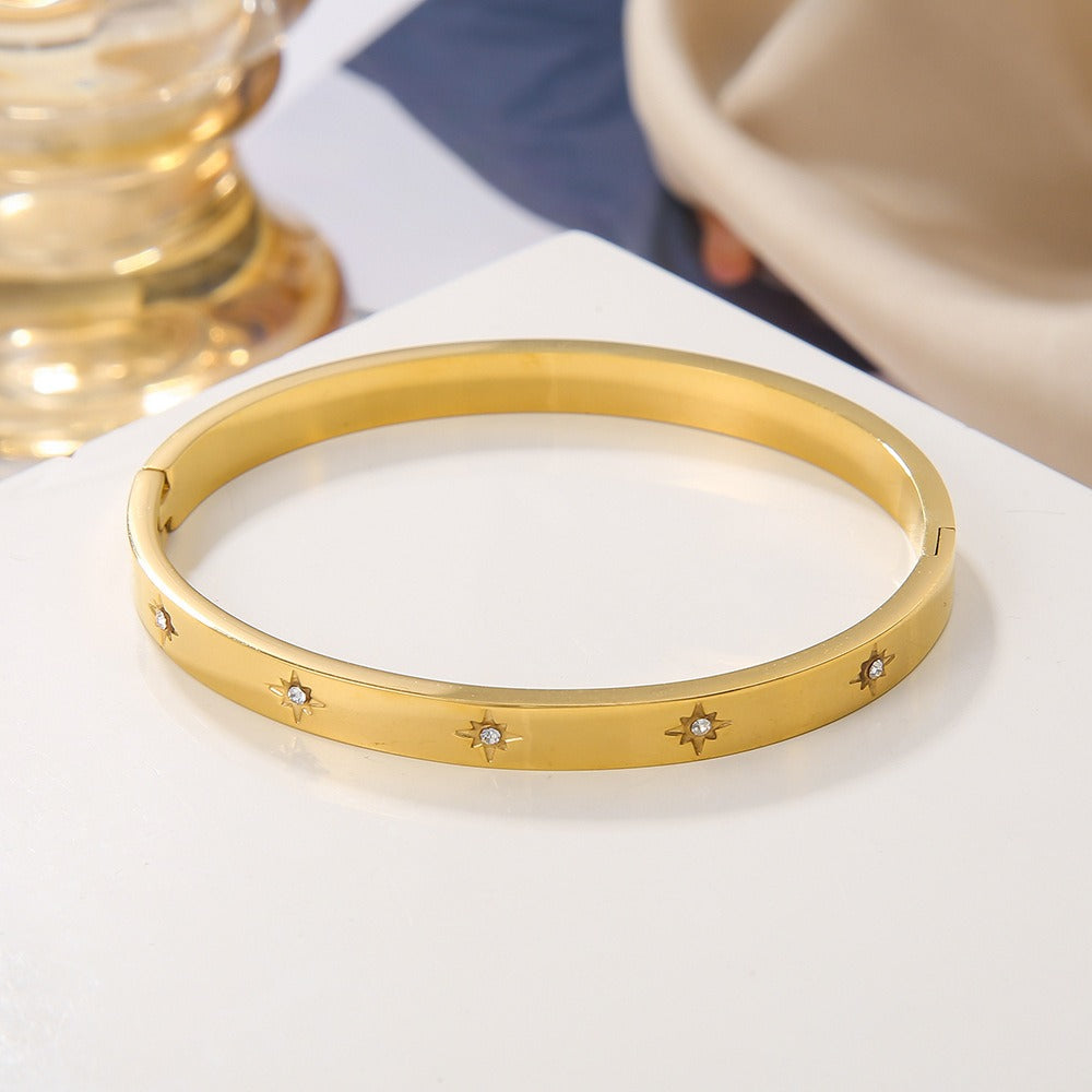 Mitena – Pulsera Minimalista con Efecto Brillante Moderno
