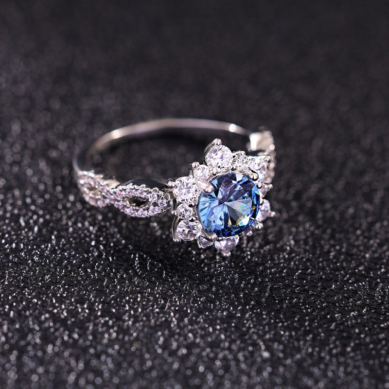Ophelia – Anillo Flor de Cristal Elegante