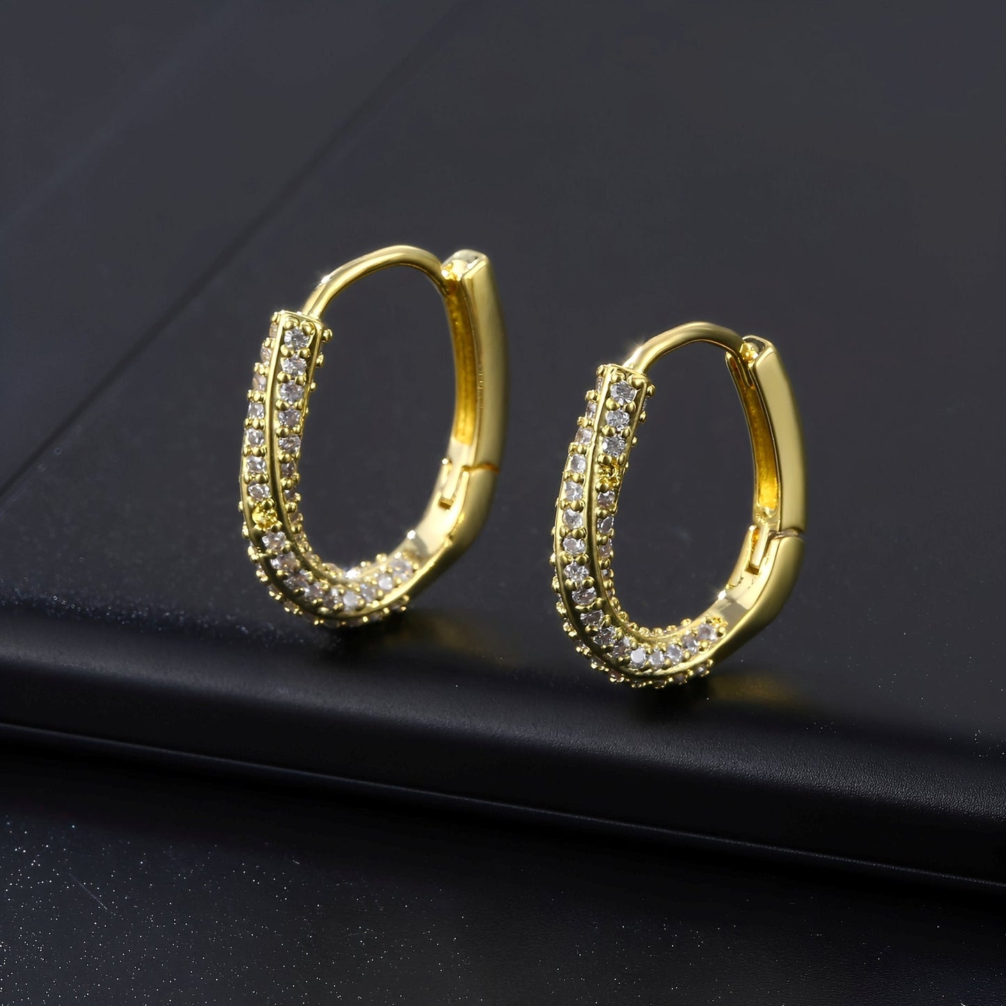 Jiya – Aretes de Oro Brillante Irregulares