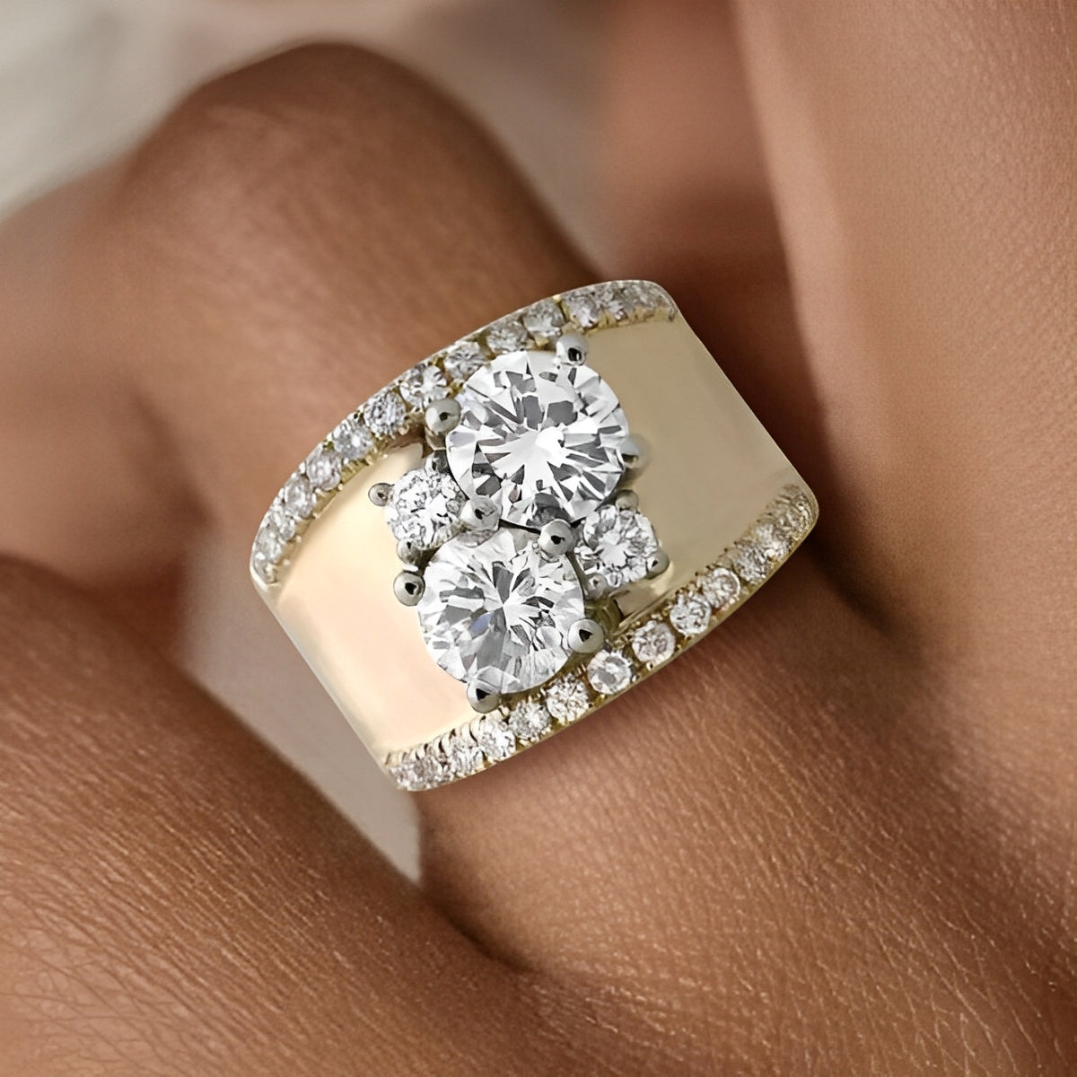Leona – Anillo Dorado Vintage con Circonia Brillante