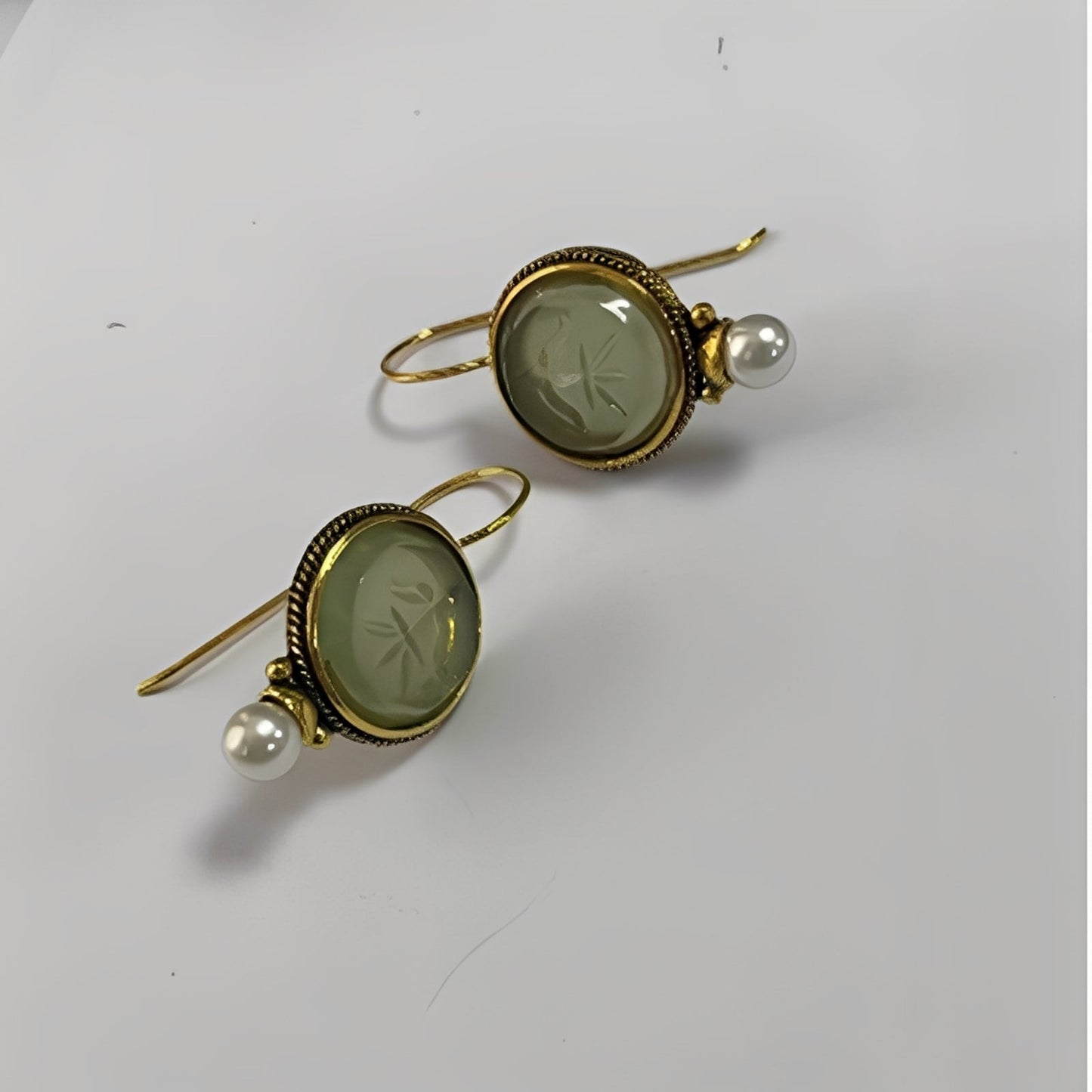 Nolwenn – Pendientes Vintage Perla y Esmeralda