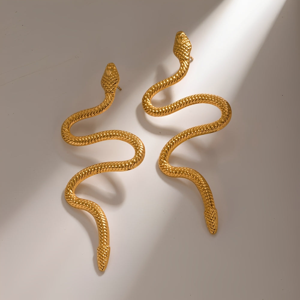 Cera – Pendientes Largos en Forma de Serpiente