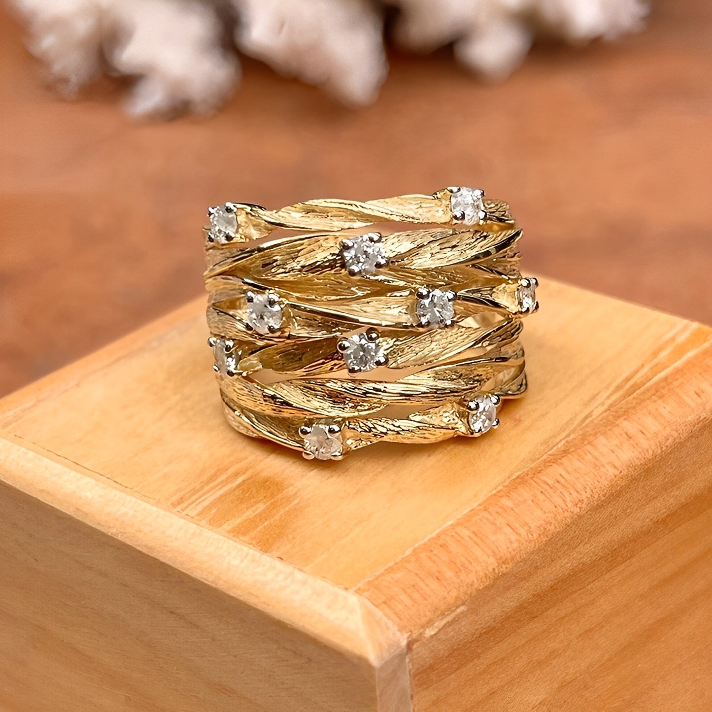 Marisse – Anillo Dorado Estilo Vintage con Brillo Sutil